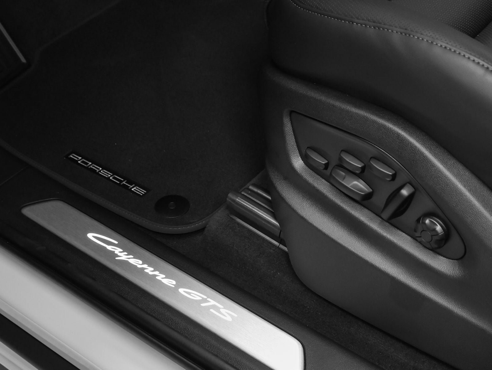 2026 Porsche Cayenne Cayenne GTS