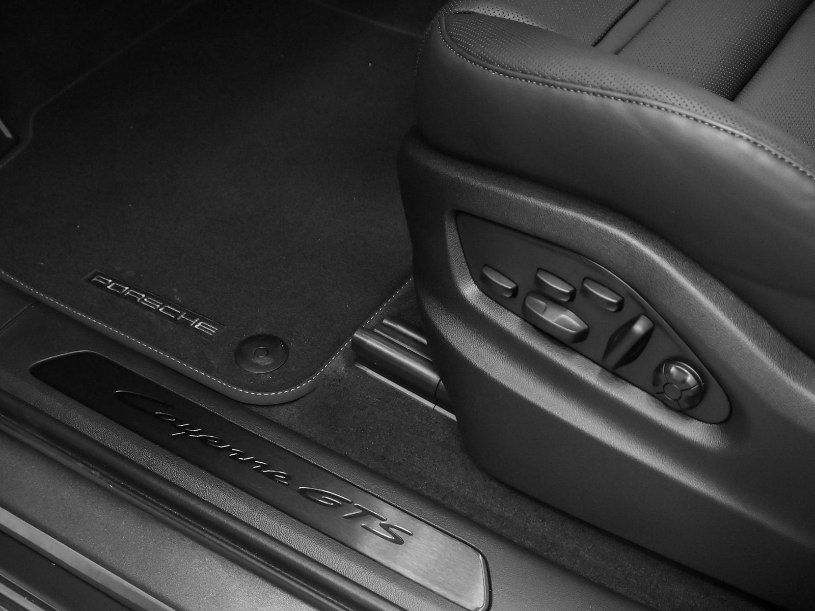 2026 Porsche Cayenne Cayenne GTS