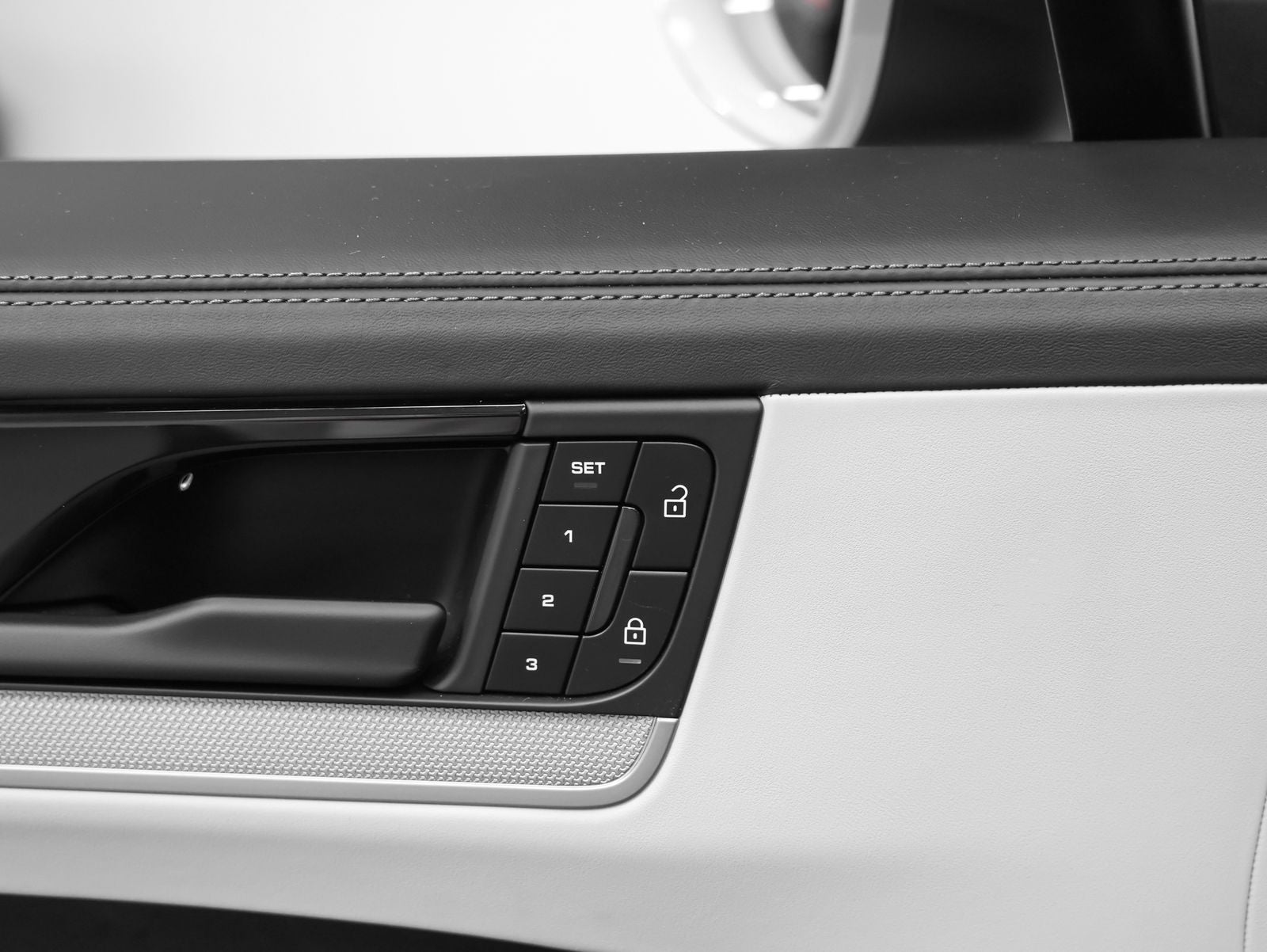 2024 Porsche Cayenne Coupe