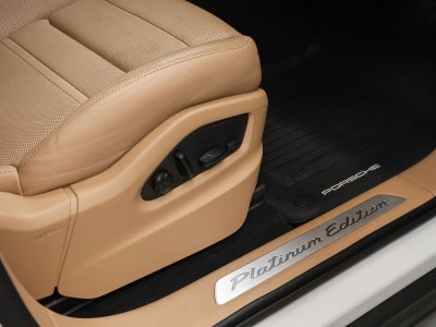2023 Porsche Cayenne Coupe Platinum Edition