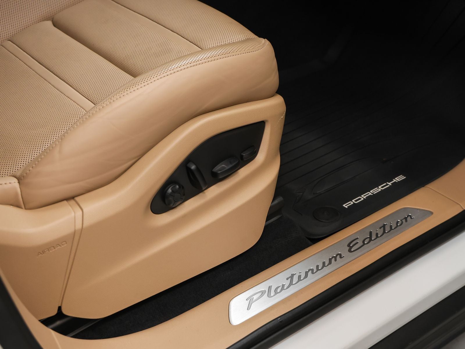 2023 Porsche Cayenne Coupe Platinum Edition