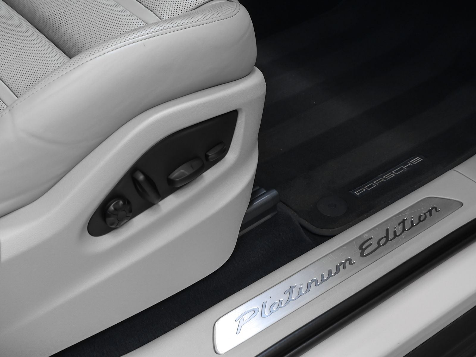 2023 Porsche Cayenne Cayenne Coupe Platinum Edition