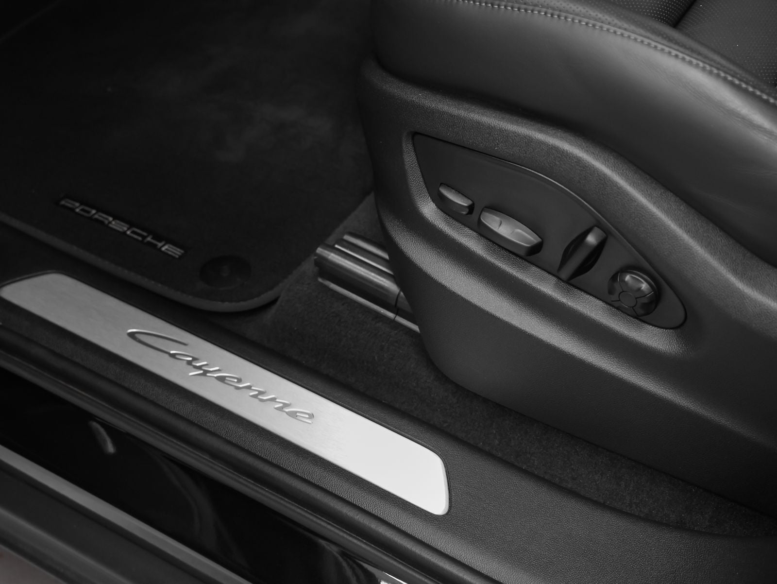 2024 Porsche Cayenne Coupe Base