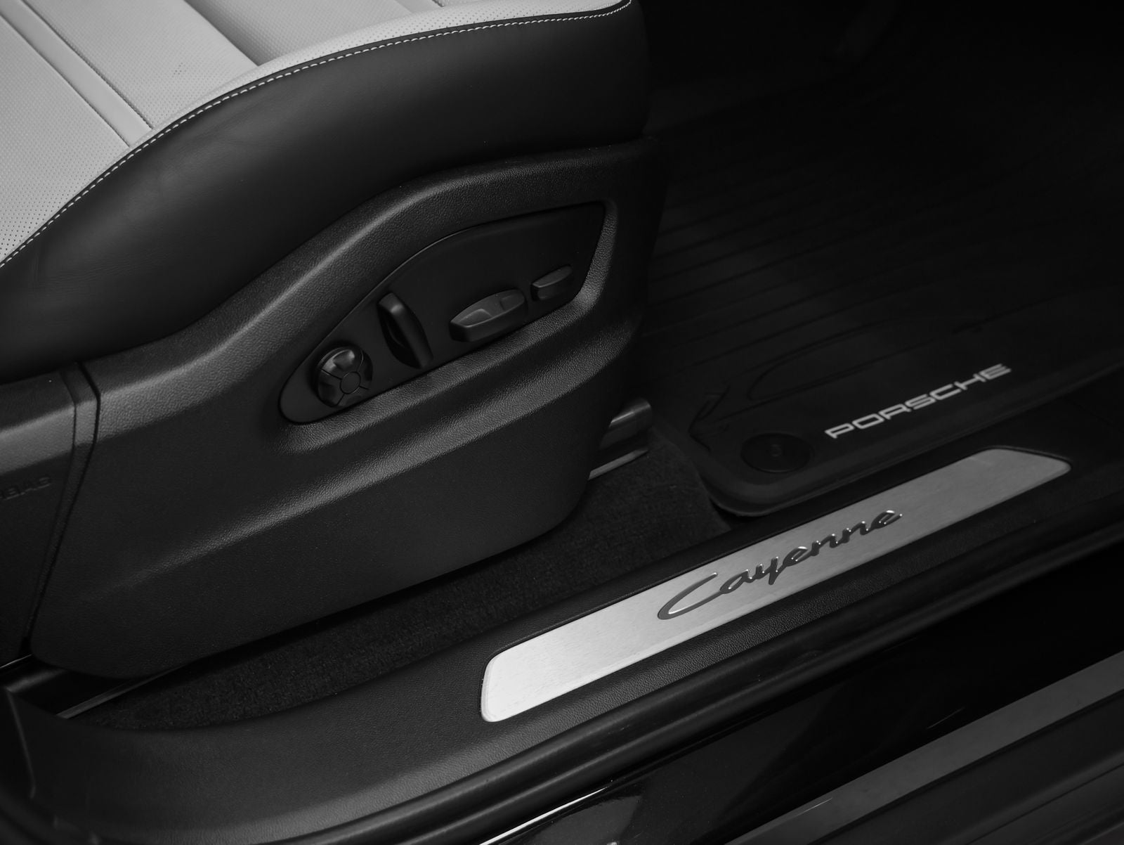 2025 Porsche Cayenne Coupe Base