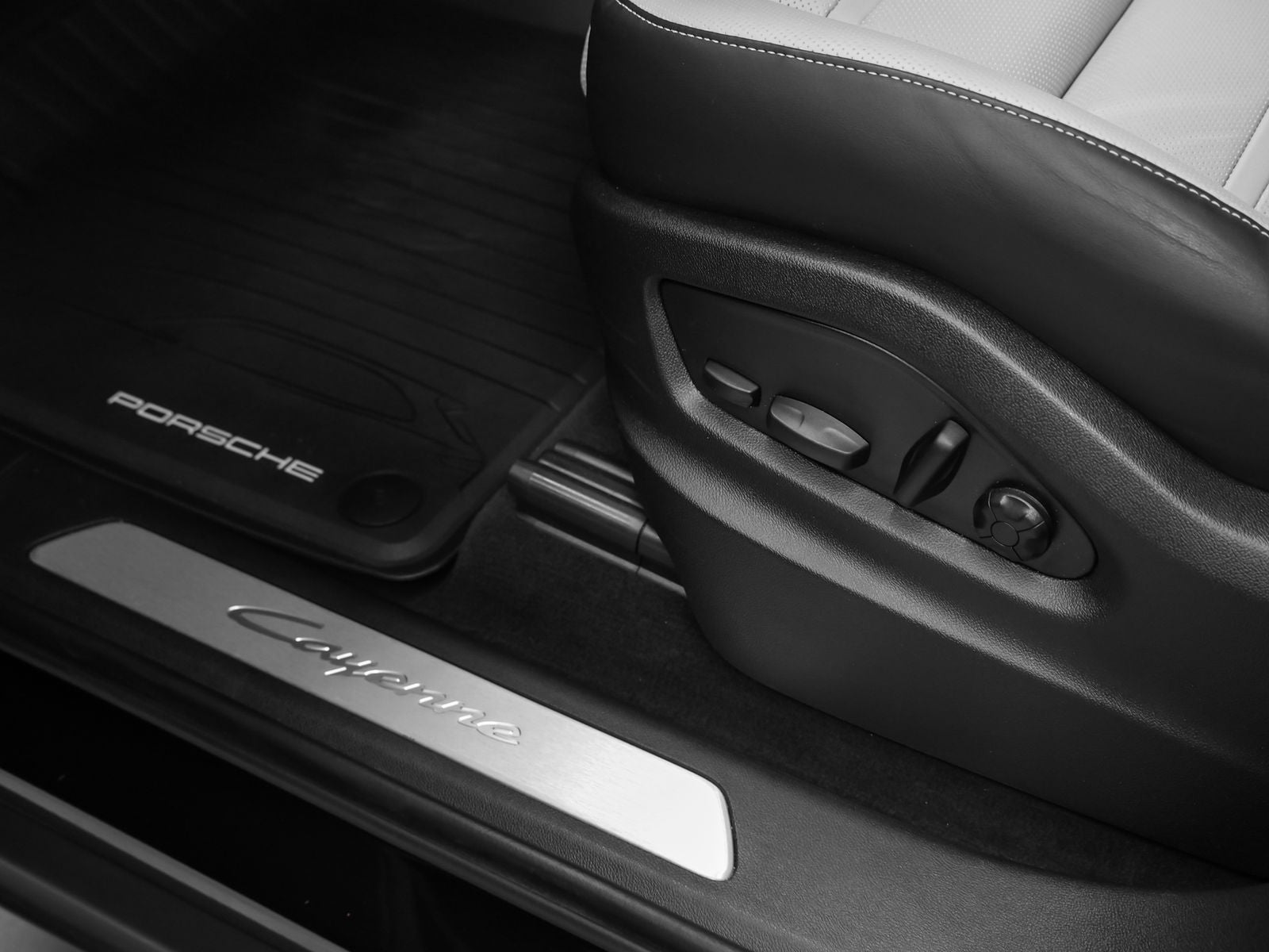2025 Porsche Cayenne Coupe Base