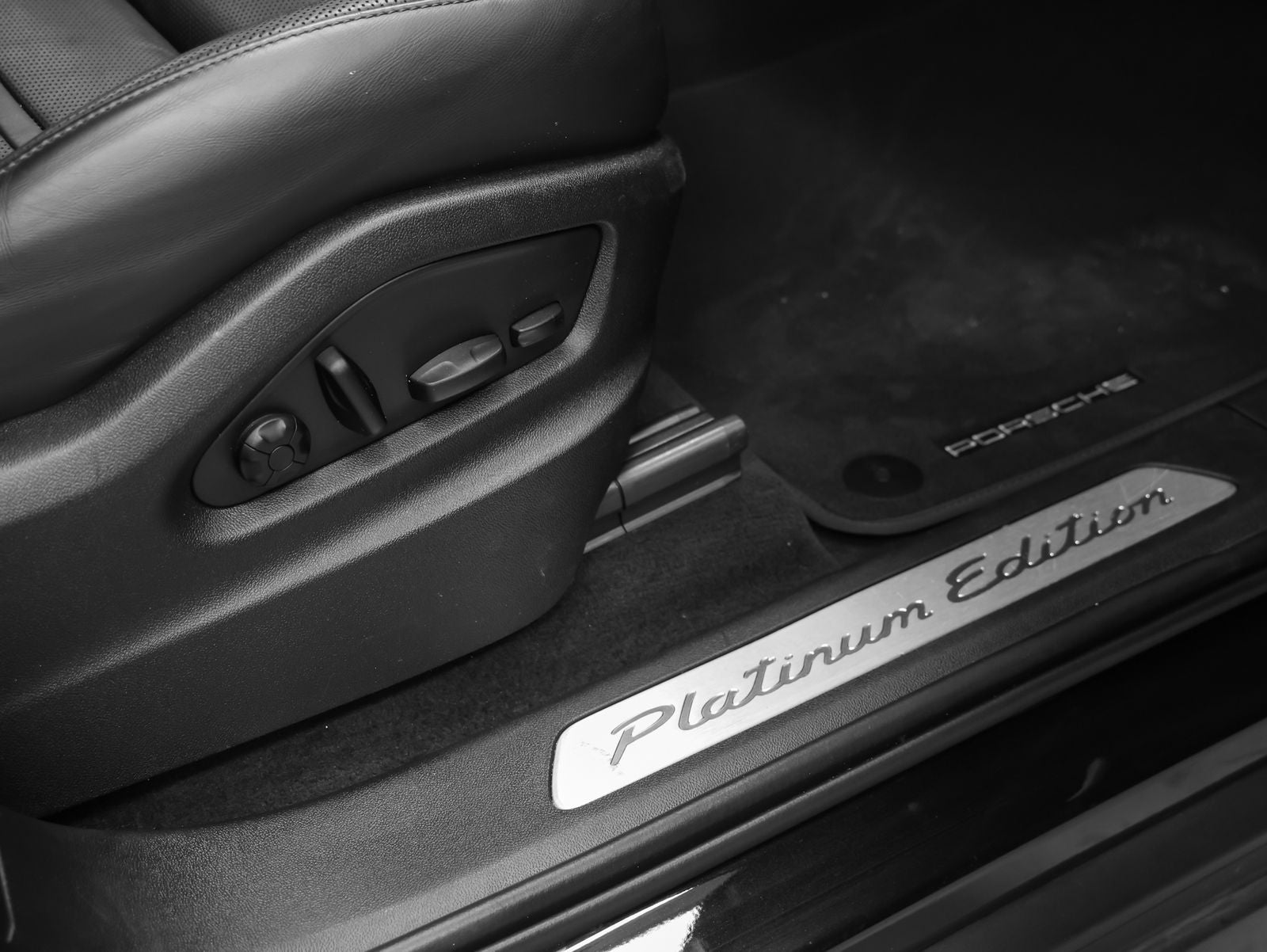 2022 Porsche Cayenne Cayenne Coupe Platinum Edition