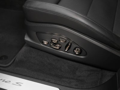 2026 Porsche Cayenne Cayenne S Coupe Electric