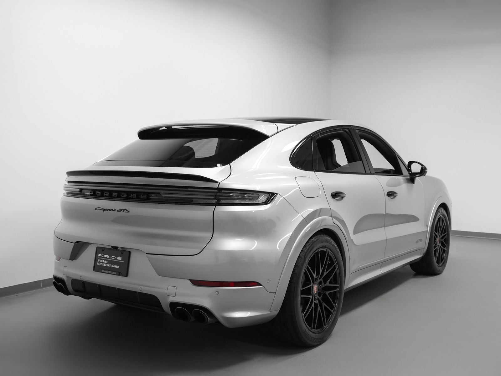 2025 Porsche Cayenne Coupe GTS