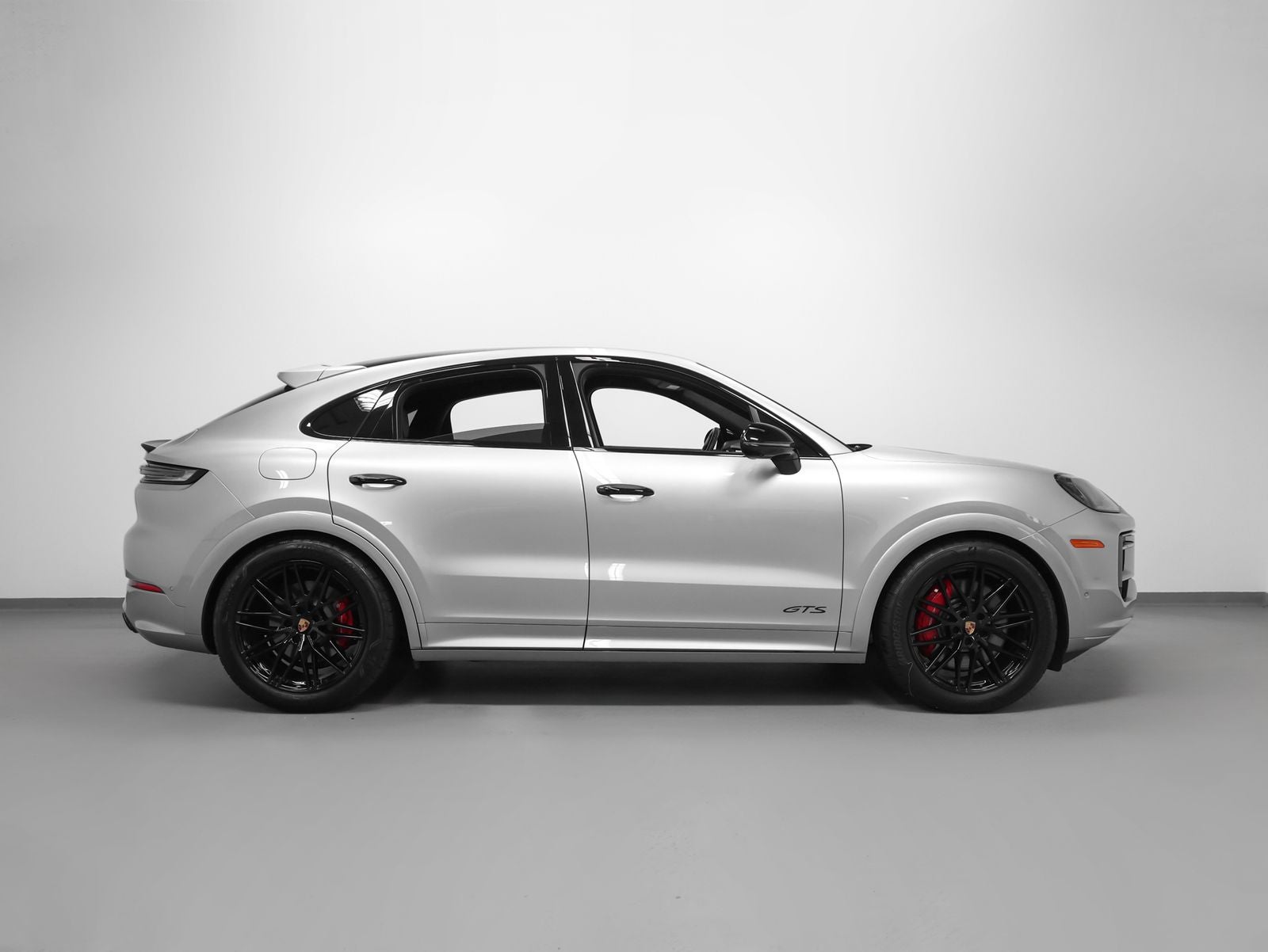 2025 Porsche Cayenne Coupe GTS