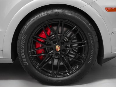 2025 Porsche Cayenne Coupe GTS