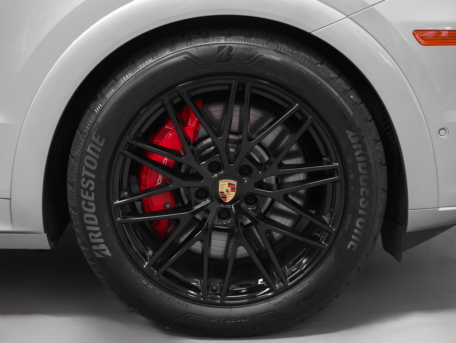 2025 Porsche Cayenne Coupe GTS