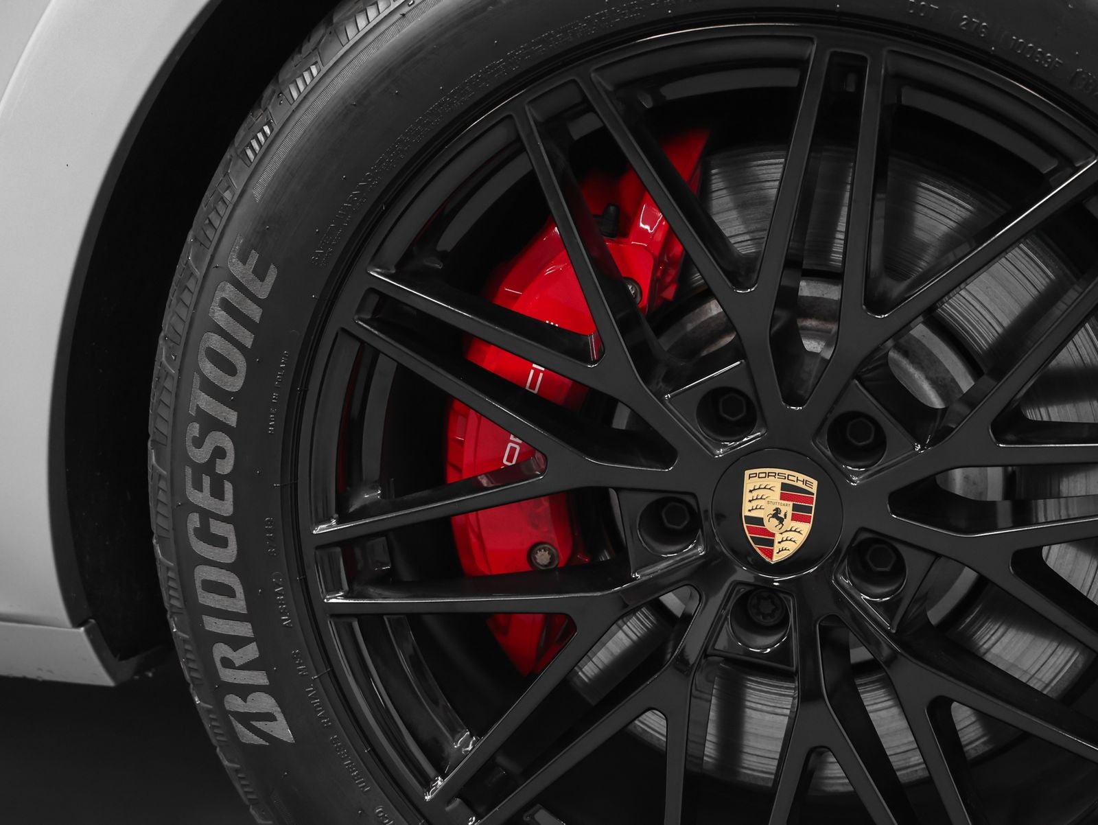 2025 Porsche Cayenne Coupe GTS