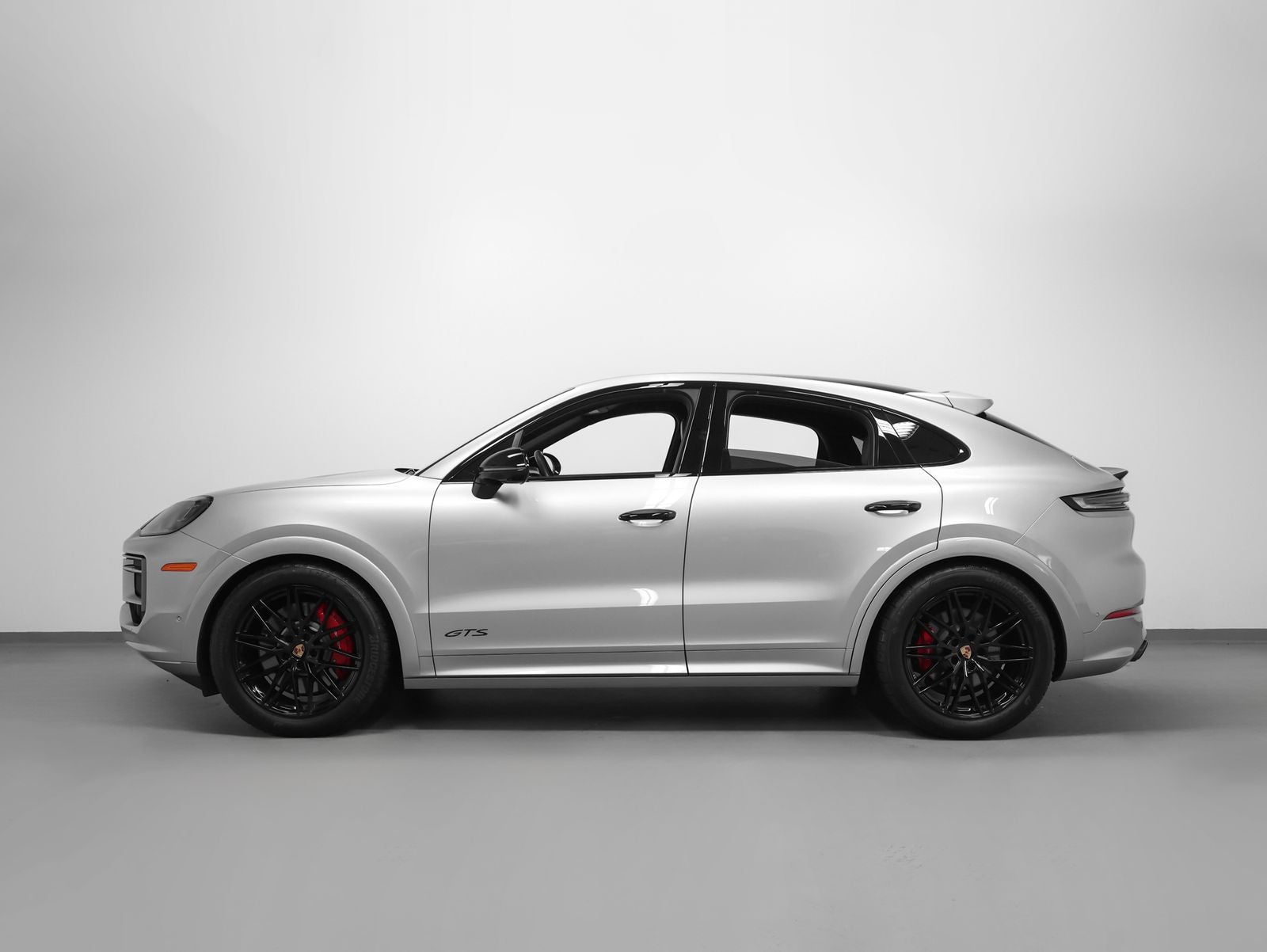 2025 Porsche Cayenne Coupe GTS