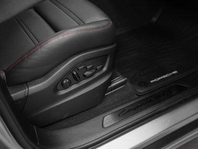 2025 Porsche Cayenne Coupe GTS