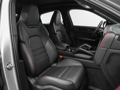 2025 Porsche Cayenne Coupe GTS