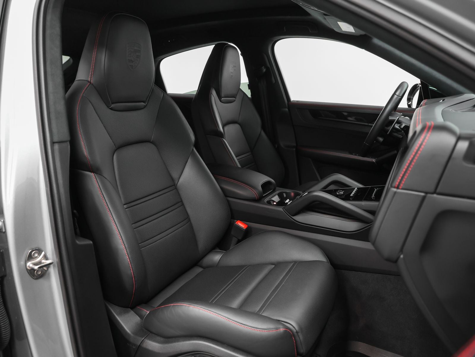 2025 Porsche Cayenne Coupe GTS