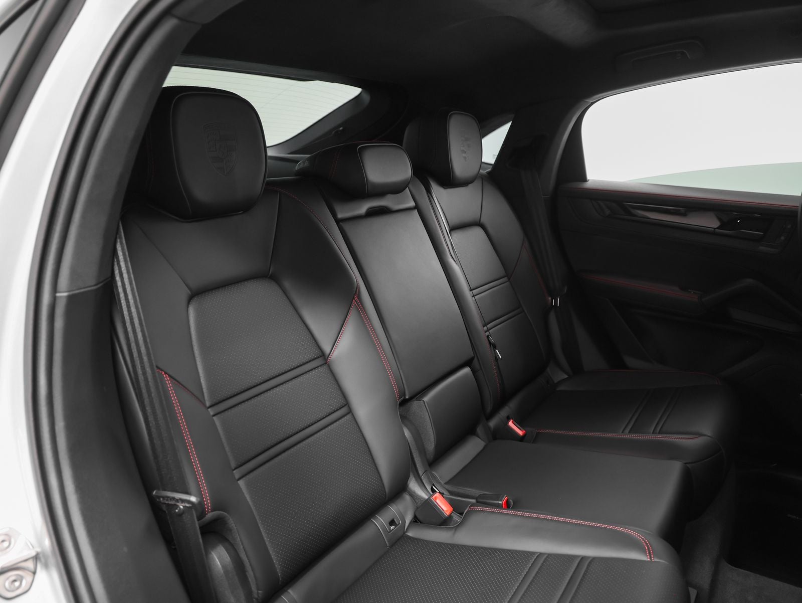 2025 Porsche Cayenne Coupe GTS