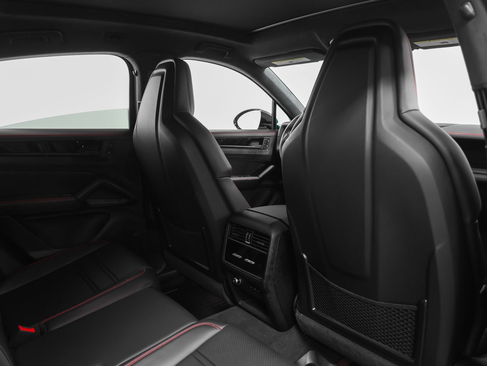 2025 Porsche Cayenne Coupe GTS