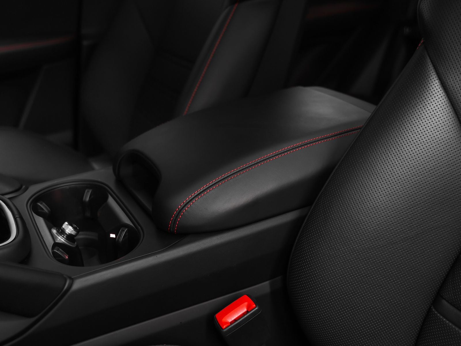 2025 Porsche Cayenne Coupe GTS
