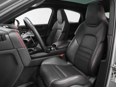 2025 Porsche Cayenne Coupe GTS
