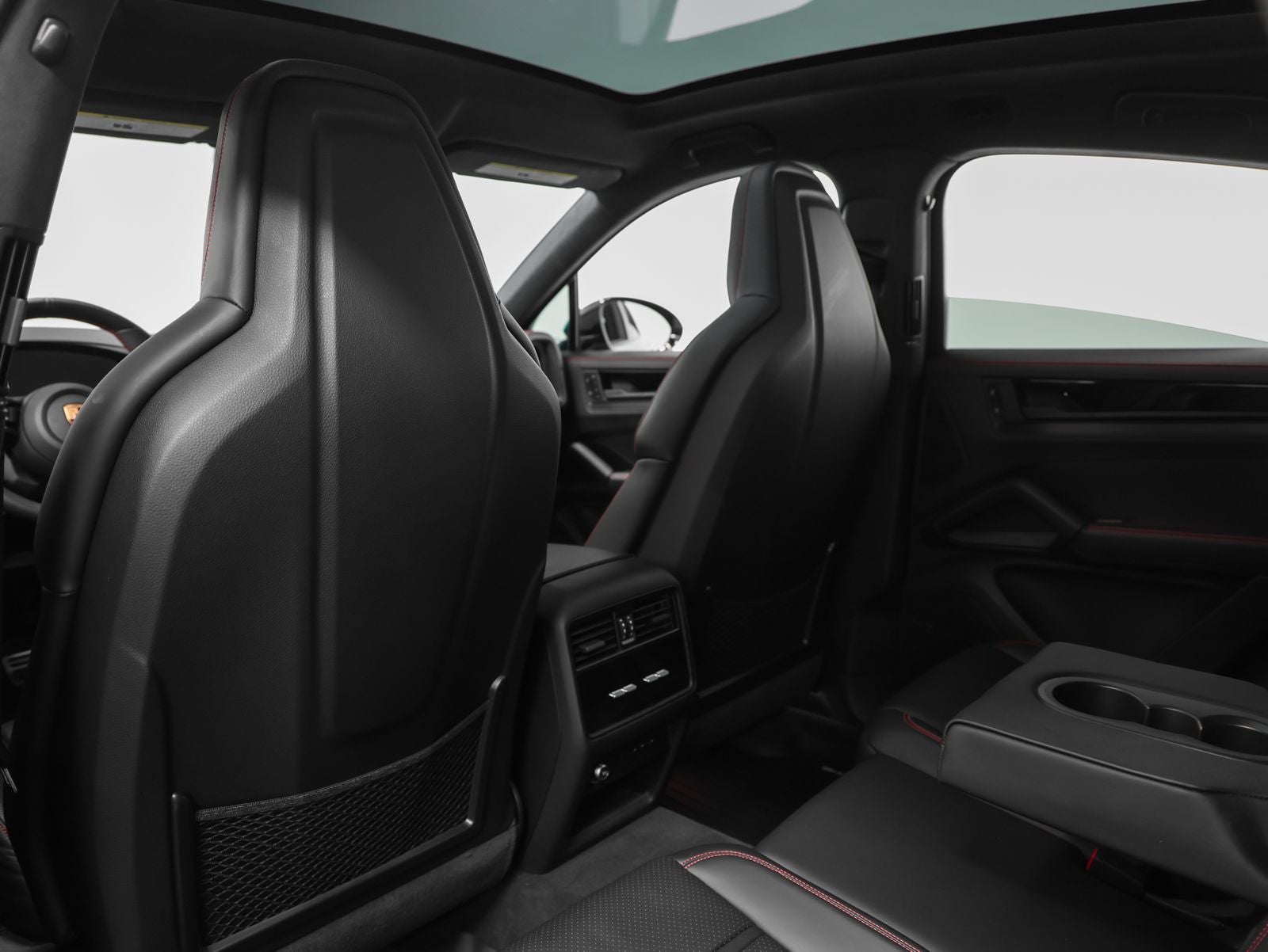 2025 Porsche Cayenne Coupe GTS