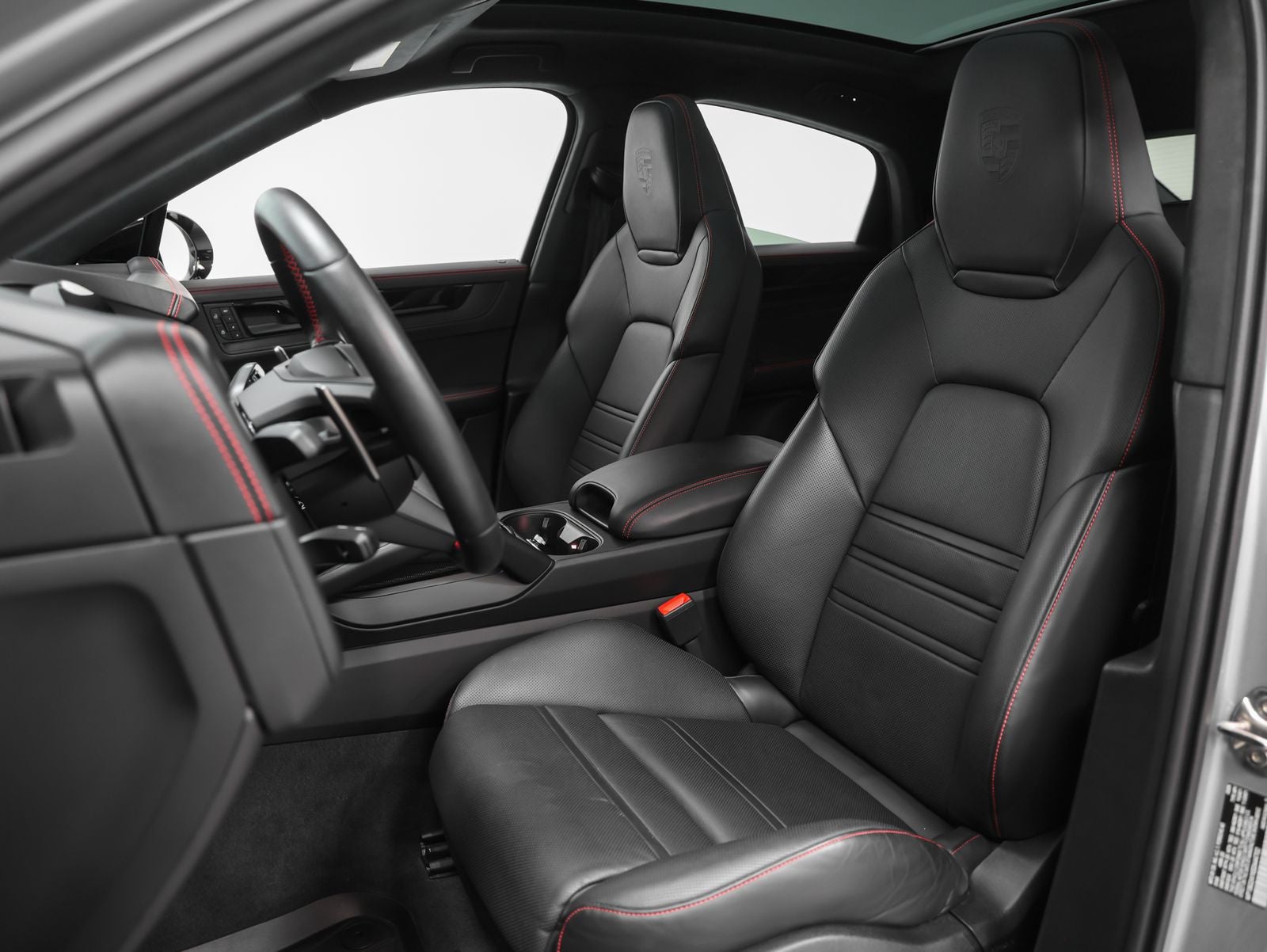 2025 Porsche Cayenne Coupe GTS