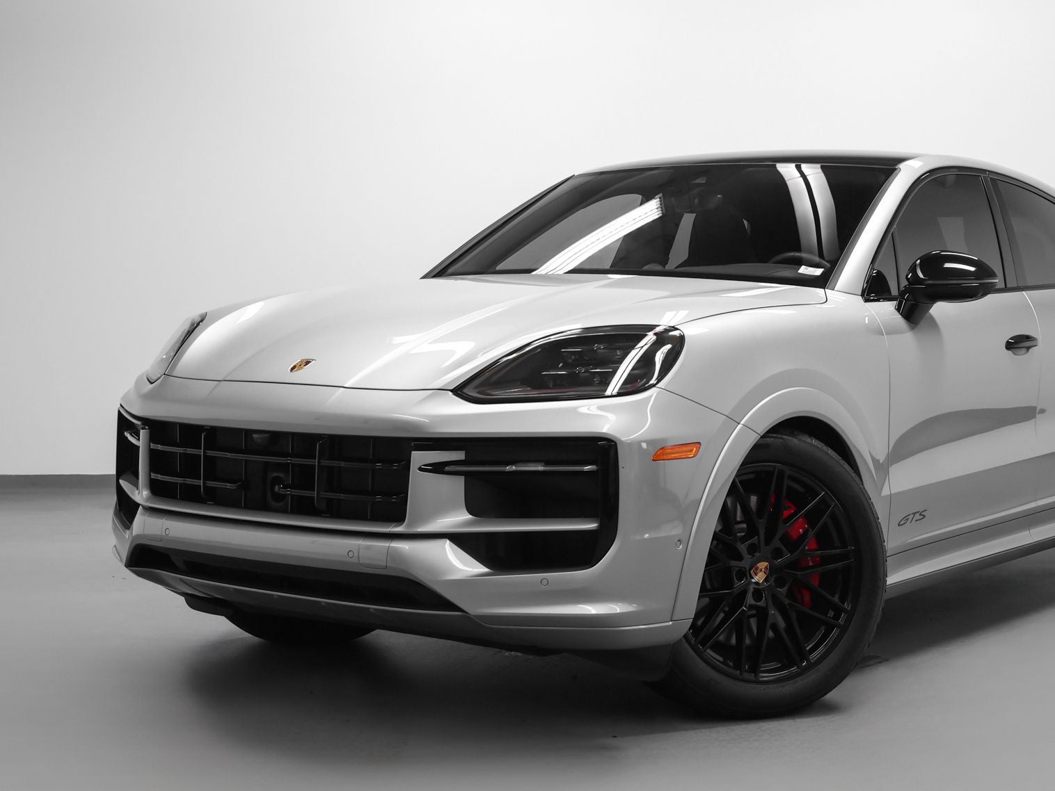 2025 Porsche Cayenne Coupe GTS