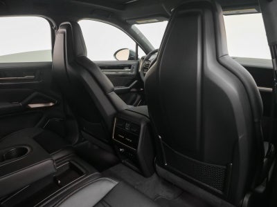 2025 Porsche Cayenne Turbo E-Hybrid