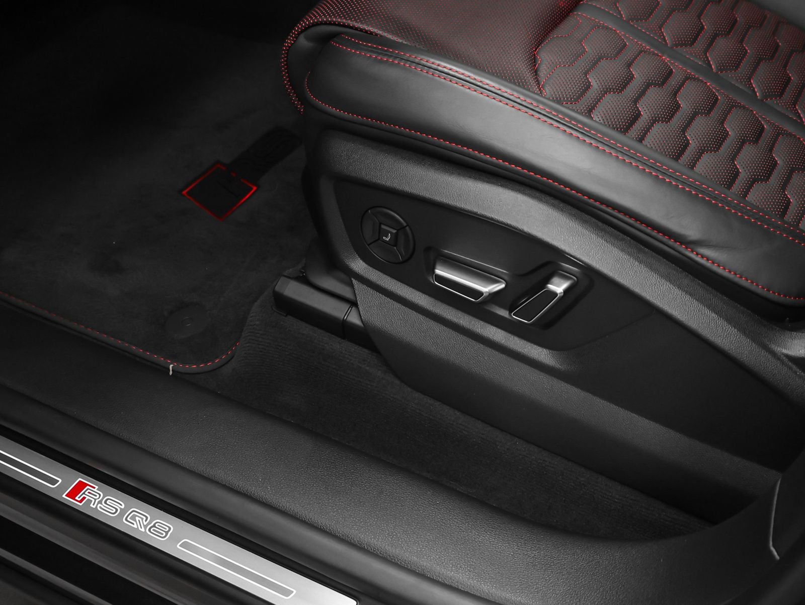 2025 Audi RS Q8 performance 4.0T quattro