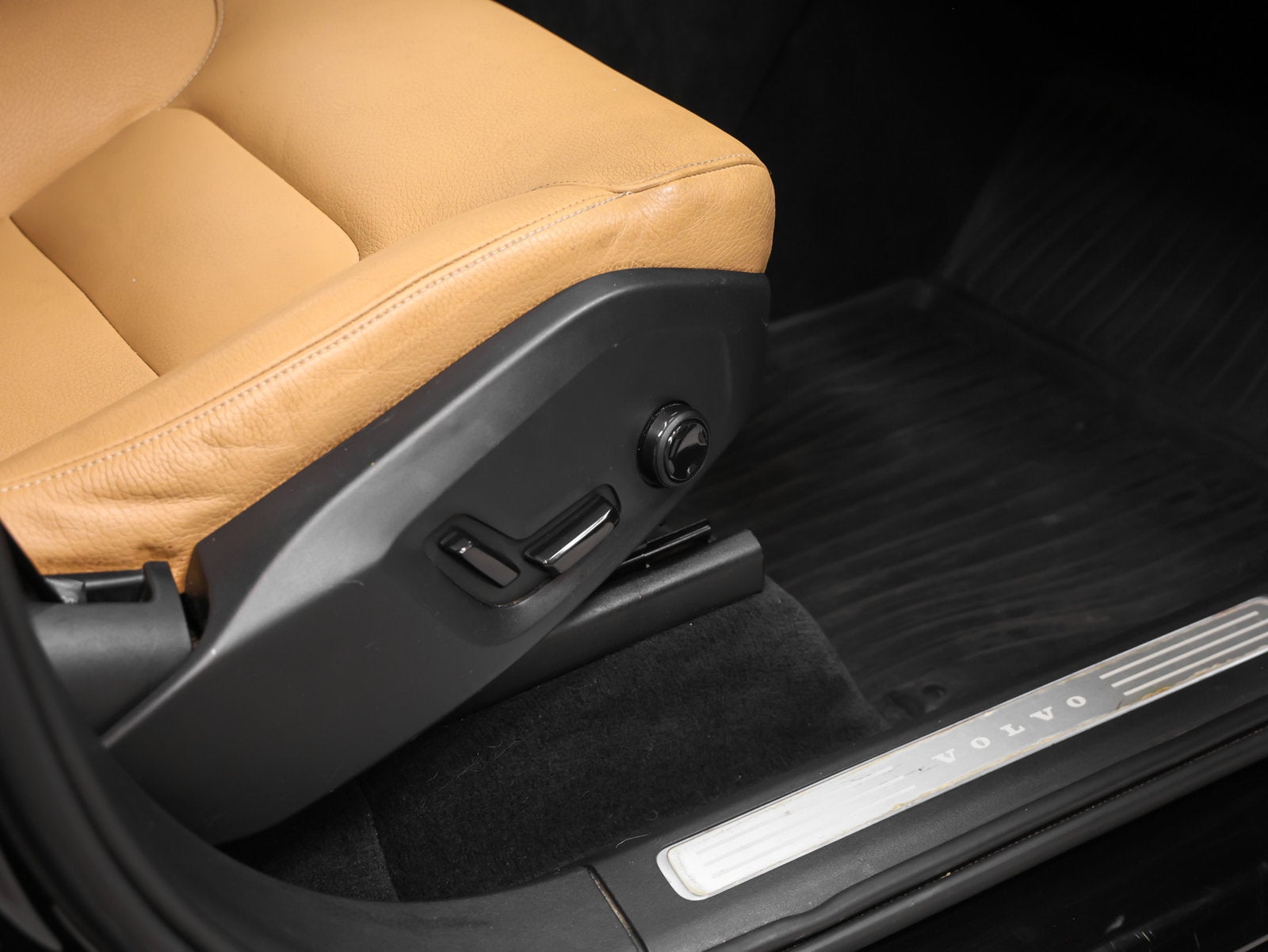 2018 Volvo XC90 T6 Momentum