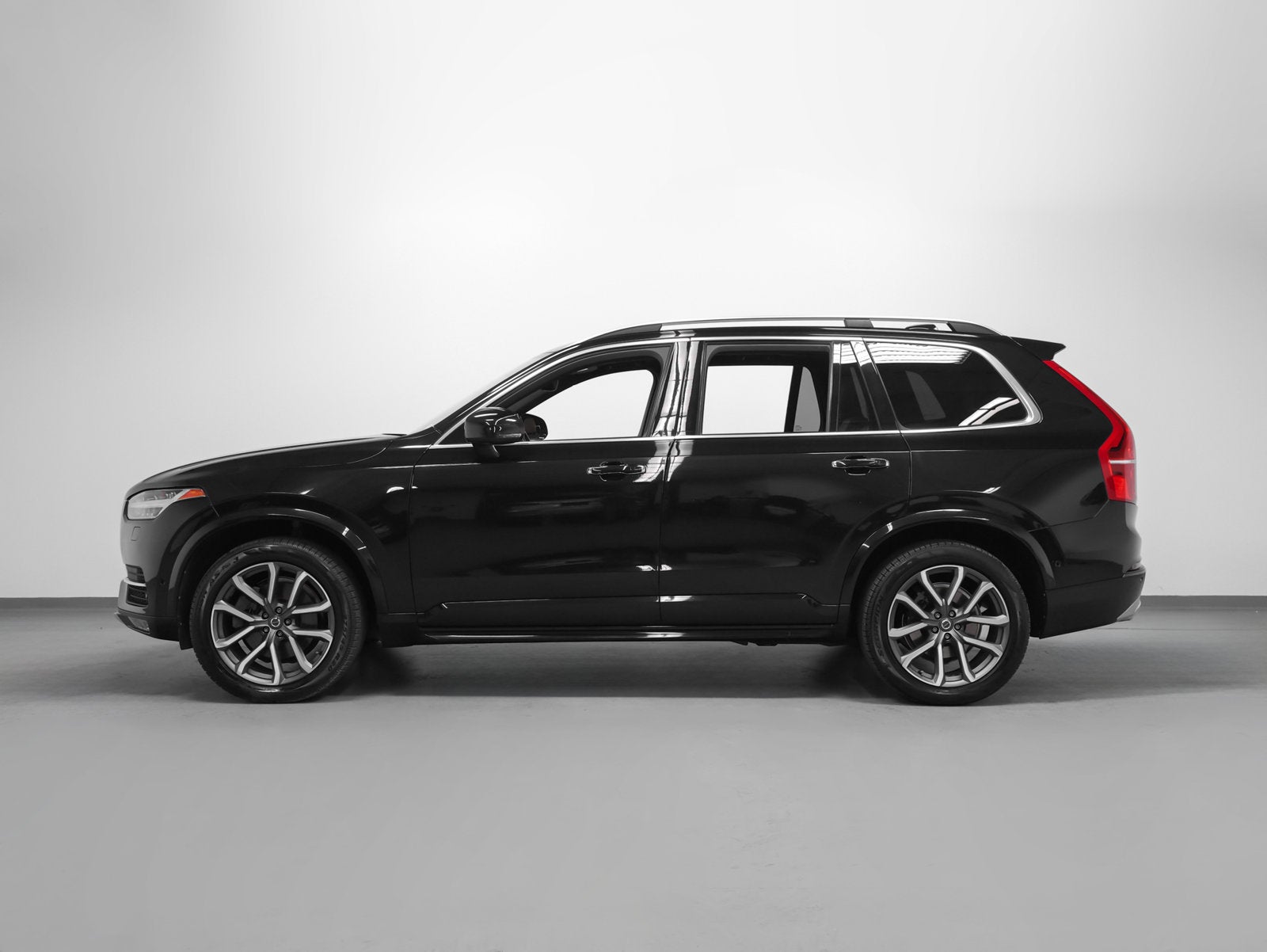 2018 Volvo XC90 T6 Momentum