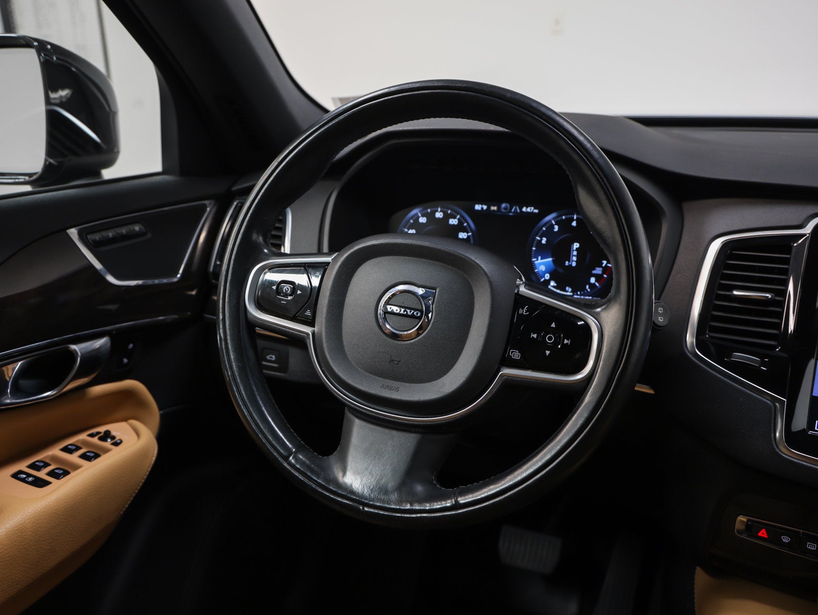 2018 Volvo XC90 T6 Momentum