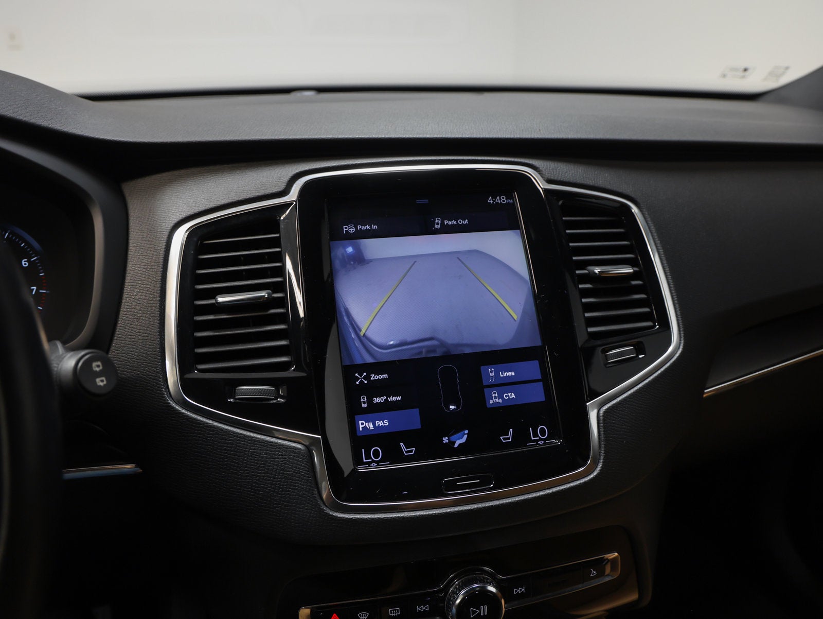 2018 Volvo XC90 T6 Momentum