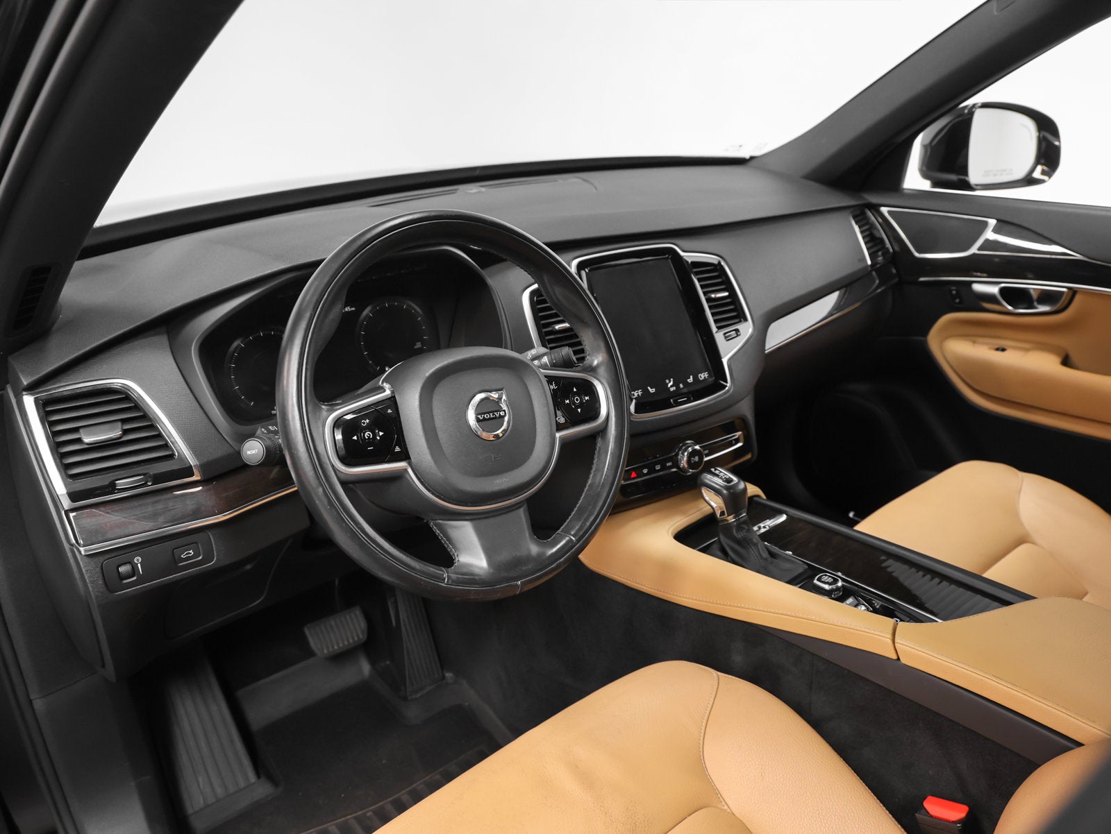 2018 Volvo XC90 T6 Momentum