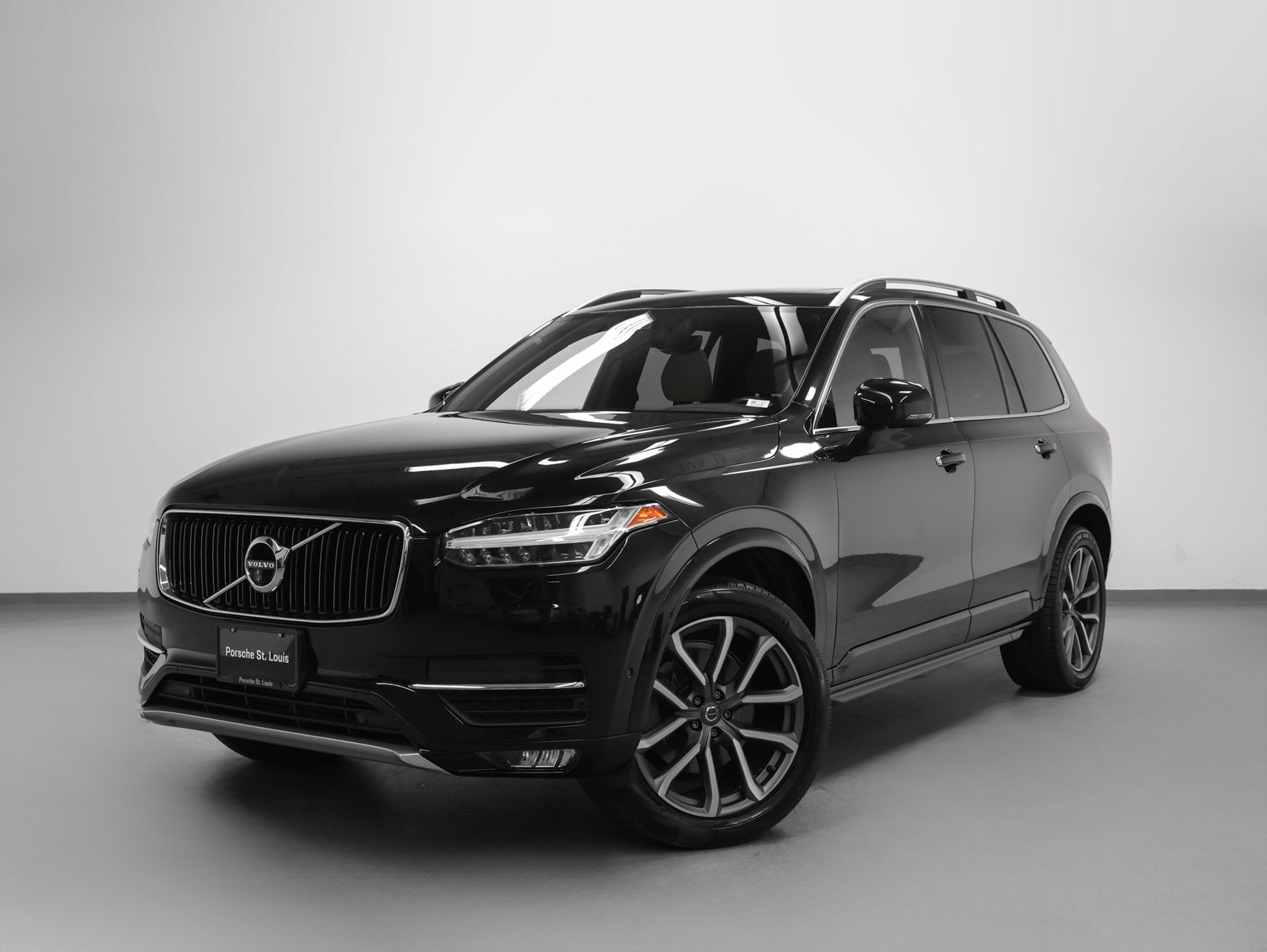 2018 Volvo XC90 T6 Momentum