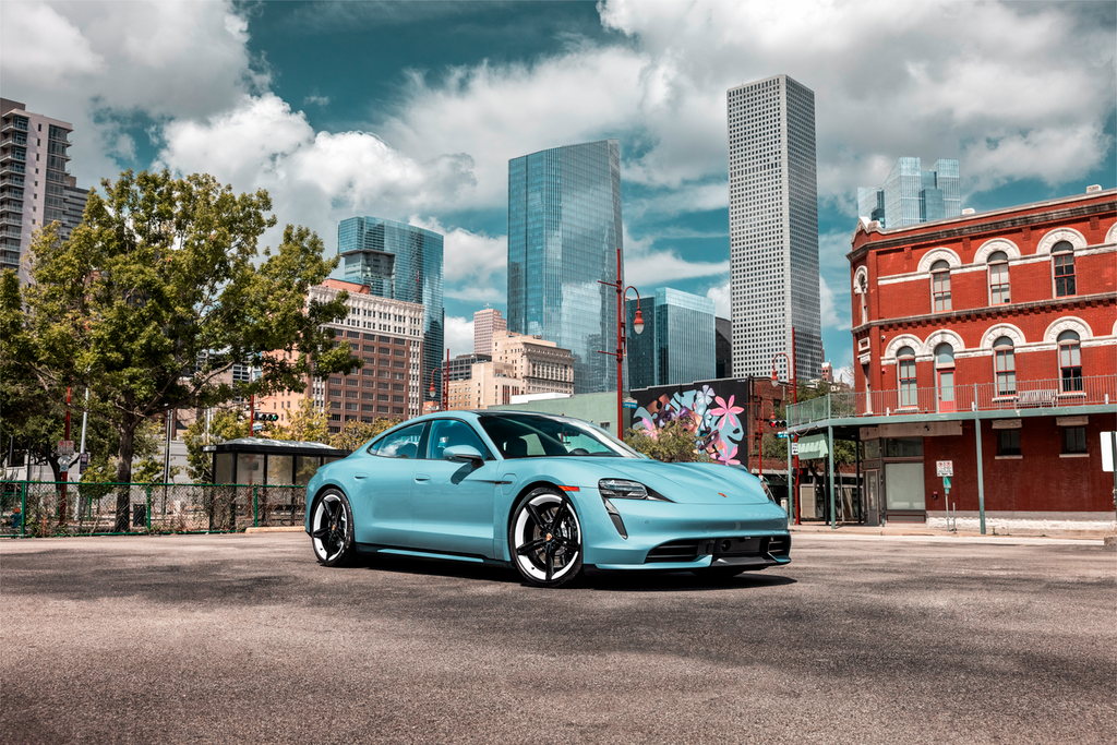Porsche St. Louis Taycan