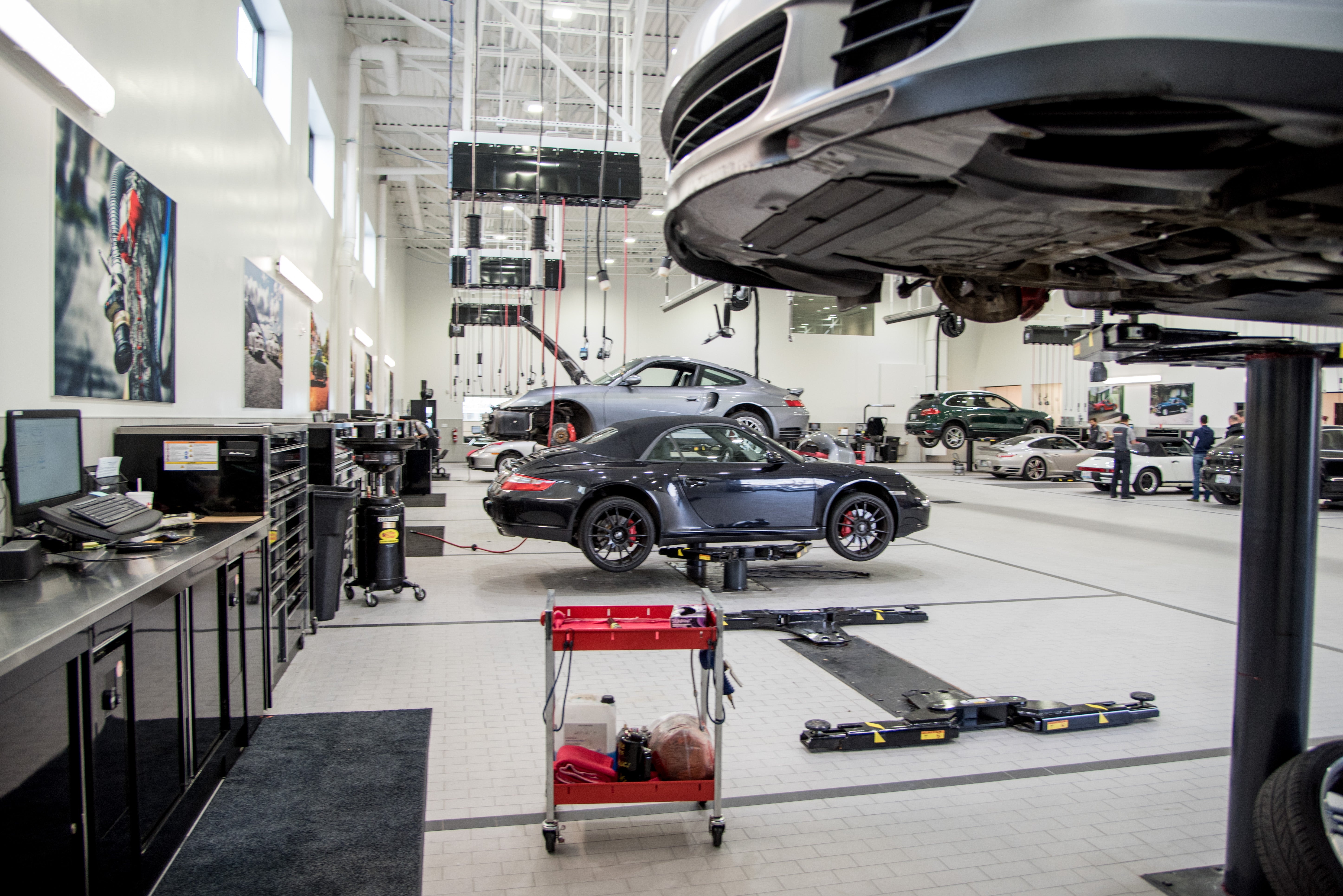 Porsche Service area in St. Louis MO